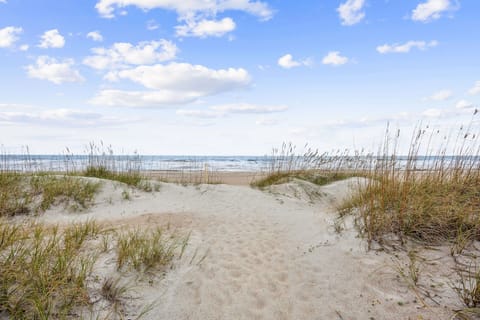Duplex, 3 Bedrooms | Beach