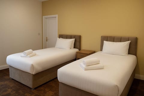 Twin Room | Free WiFi