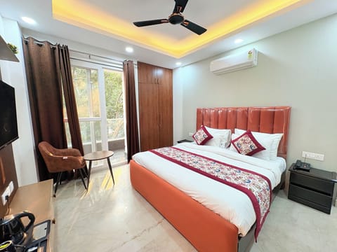 Soundproofing, iron/ironing board, free WiFi