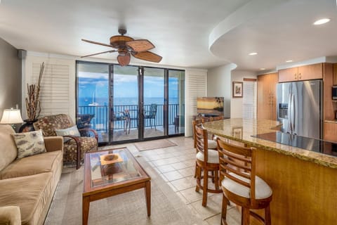 Condo, 1 King Bed, Lanai, Ocean View (Kihei Beach Condominiums 606) | Interior