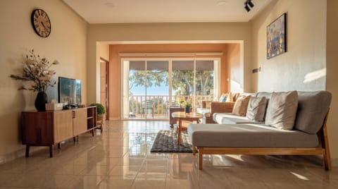 Deluxe Villa, 4 Bedrooms, City View, Mountainside | Free WiFi
