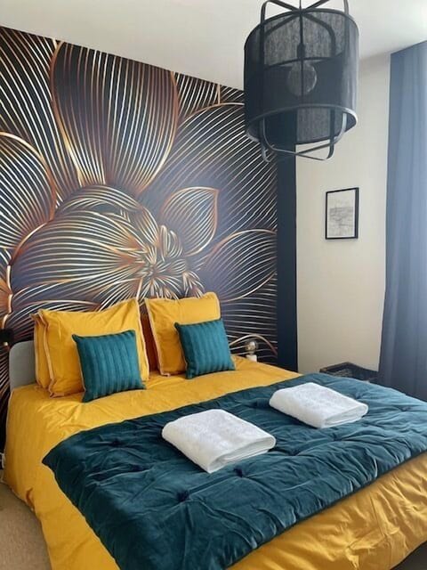 Deluxe Double Room, Ensuite | Blackout drapes, soundproofing, iron/ironing board, free WiFi
