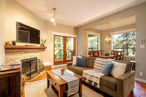 Deluxe Townhome, 4 Bedrooms, Hot Tub, Slope side | Interior detail