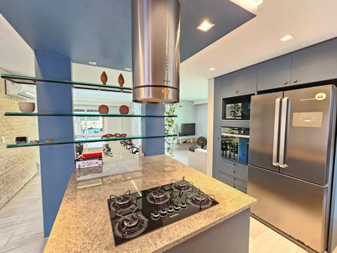 Basic Chalet | Private kitchen | Cookware/dishes/utensils