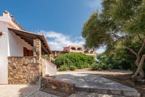 Apartment, 1 Bedroom, Patio, Garden View | Property grounds