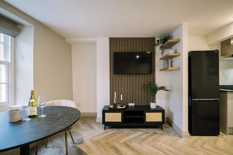 Apartment, 1 Bedroom | Living area