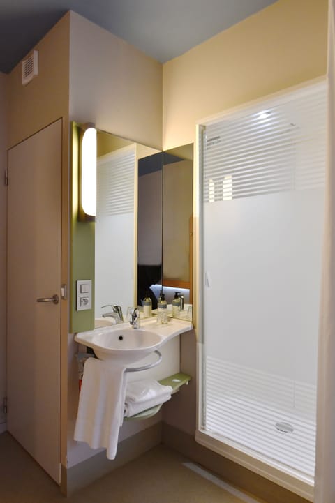 Eco-friendly toiletries, towels