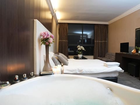 Romantic Room, Sea View | In-room safe, blackout drapes, iron/ironing board (on request)