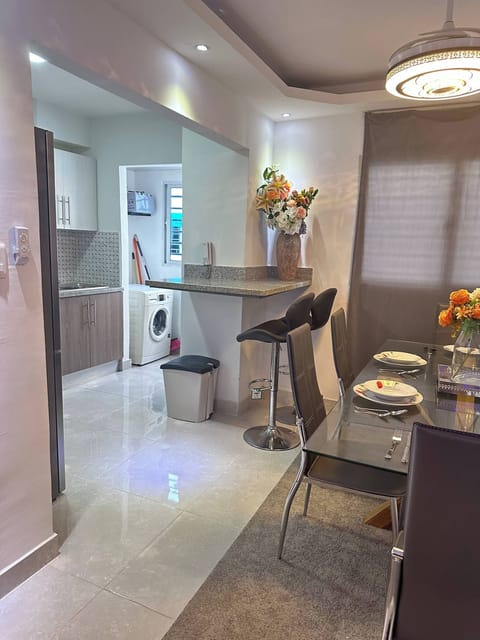 Apartment, 2 Bedrooms, Balcony, City View | Dining