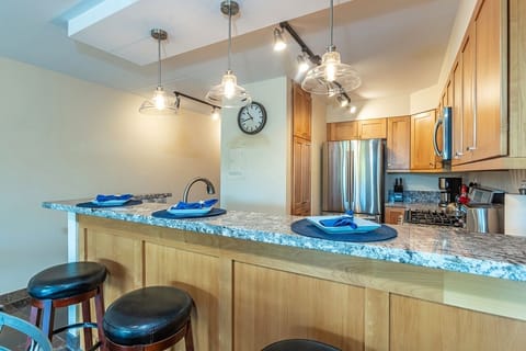 Condo, 2 Bedrooms | Private kitchen | Fridge, oven, coffee/tea maker, toaster