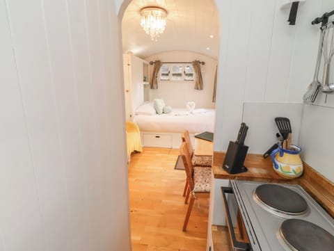 1 bedroom, individually decorated, individually furnished, free WiFi