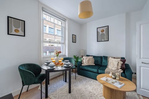 City Apartment, 1 Double Bed with Sofa bed, Non Smoking, City View | Living area | 40-inch Smart TV with satellite channels