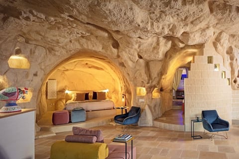 Luxury Suite, City View | Hypo-allergenic bedding, memory foam beds, minibar, in-room safe