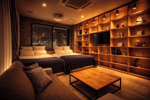 Family Room | Living area | 40-inch TV with digital channels