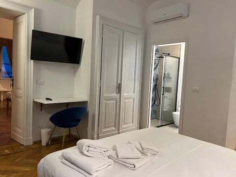 Family Room | Iron/ironing board