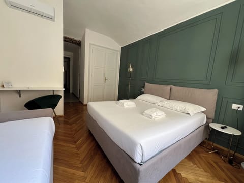 Triple Room | Iron/ironing board