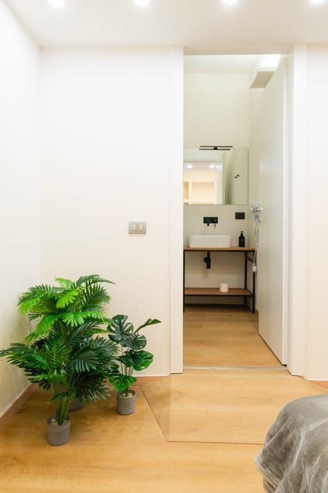 Deluxe Double Room | Iron/ironing board