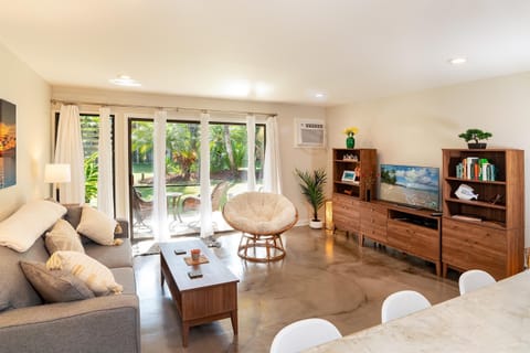 Condo, 1 Queen Bed with Sofa bed, Balcony, Garden View (Kihei Garden Estates B-103) | Living area