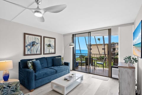 Condo, Multiple Beds, Balcony, Ocean View (Kanai A Nalu 314) | Living area