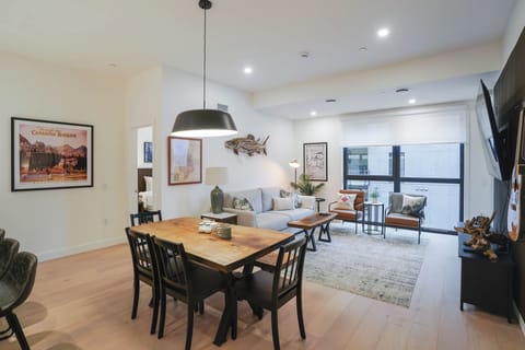 Mackenzie Mountain Hop (Unit 2403) | In-room dining