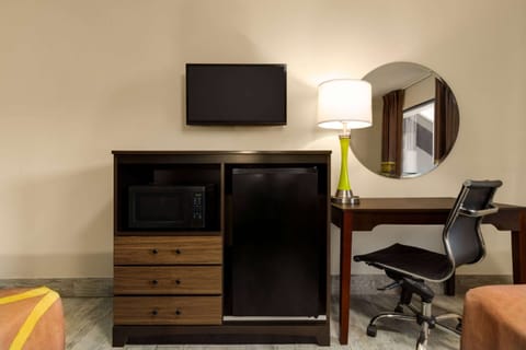 Standard Room, 2 Double Beds, Smoking | Desk, blackout drapes, free cribs/infant beds, free WiFi