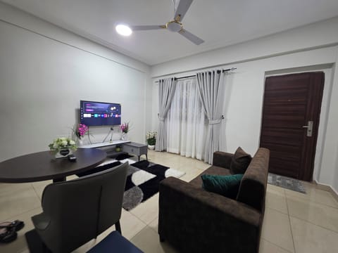 Deluxe Apartment, Mountain View | Living area