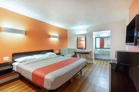 Premium bedding, free WiFi, bed sheets