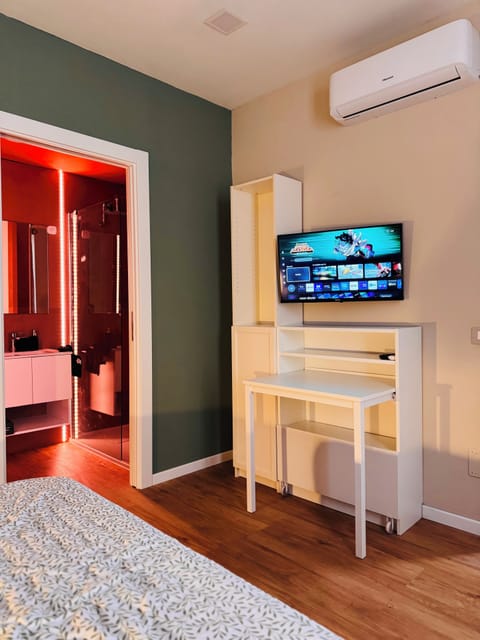 Minibar, desk, laptop workspace, blackout drapes