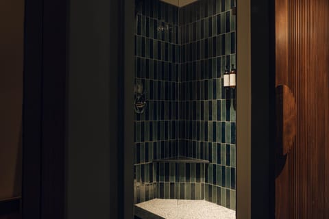 Egyptian cotton sheets, premium bedding, down comforters, minibar