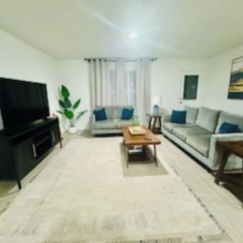 House, 4 Bedrooms, Air conditioning | Living area