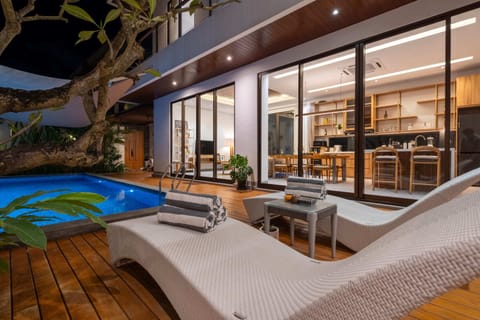 Basic Villa | Pool | Outdoor pool, sun loungers