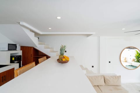 Basic Villa | Dining