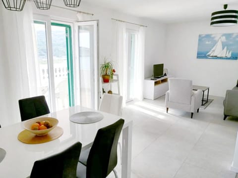 House | Dining
