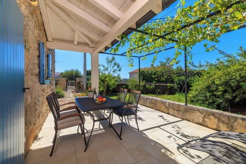 House | Terrace/patio