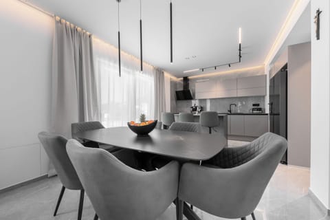 Apartment (A1) | Dining