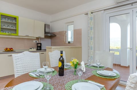 House | Dining