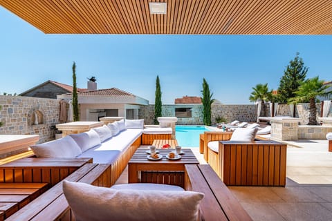 Villa | Terrace/patio