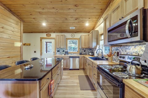 House (2 Bedrooms) | Interior