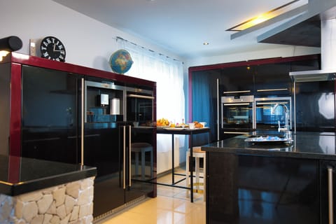 Apartment, 1 Bedroom, Smoking, Balcony | Interior