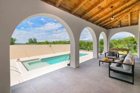 Villa | Terrace/patio