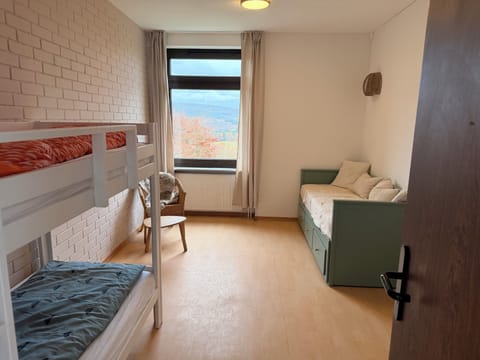 Family Room | Free WiFi, bed sheets