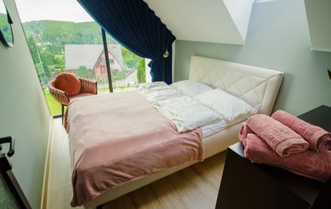 House | 4 bedrooms, individually furnished, bed sheets