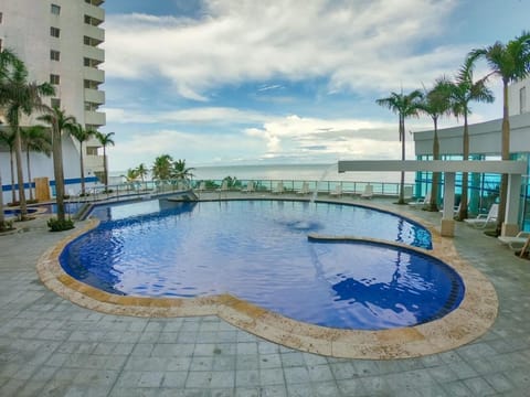 2 outdoor pools