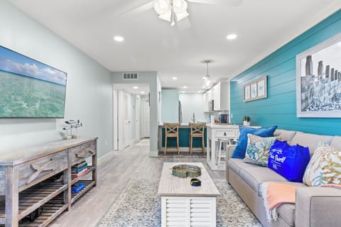 Condo, Multiple Beds, Patio, Garden View (Edgewater Villa 1602) | Living area