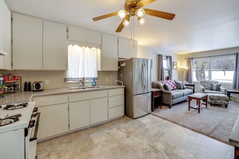 House (3 Bedrooms) | Interior