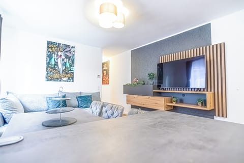 Basic Apartment | Living room