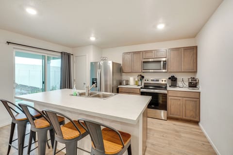 House (3 Bedrooms) | Interior