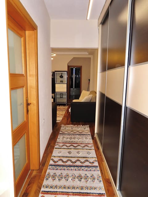 Apartment, 1 Bedroom, Balcony, Courtyard View | Living area