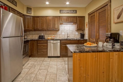 Condo, Multiple Beds, Pool Access, Mountain View (2 Br: Whistlepunk 28) | Private kitchen