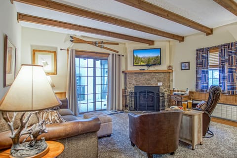 Condo, Multiple Beds, Pool Access, Mountain View (2 Br: Whistlepunk 31) | Living area